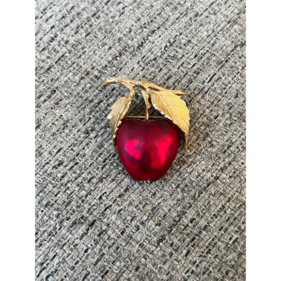 Vintage Napier Red Apple Jelly Belly Brooch With Gold Leaves - Picture 1 of 5